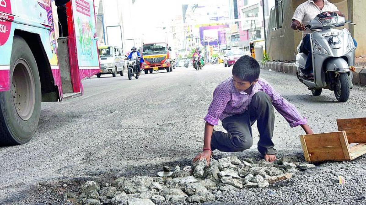 Potholes related accidents in Bangalore are rising due to poor quality of roads